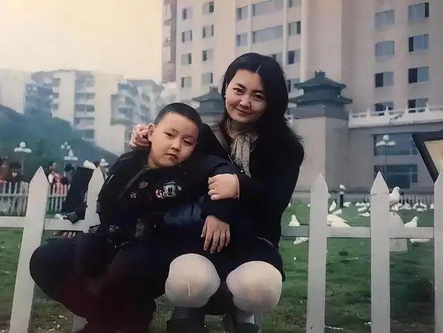被保姆拐走33年的男嬰結(jié)婚了 命運的重逢