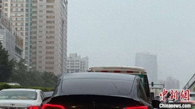 广东防御台风累计转移近三万人 全省上下严阵以待