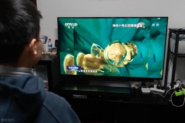 韩网红首次看中剧震惊男人做饭