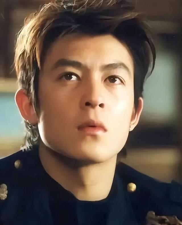 陈冠希经纪人回应飞机争执 规则透明引热议