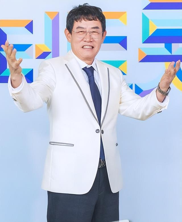 韩国综艺教父李敬揆被立案 药物阳性反应引争议