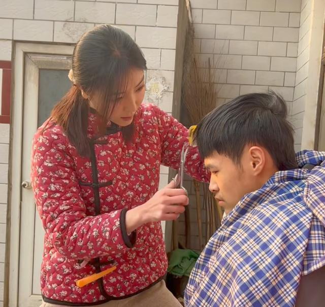 李富貴走紅后希望傳遞熱愛生活觀念 堅韌與善良激勵人心