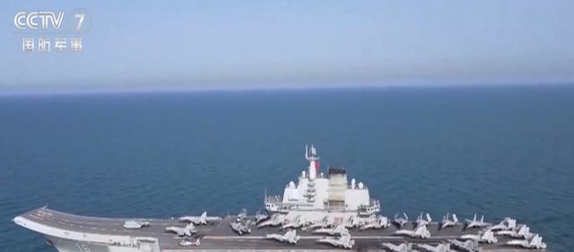 歼-15遭遇美军F/A-18谁更强 空中较量揭秘