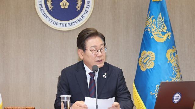 李在明举行记者会 阐述施政方向与经济复苏计划