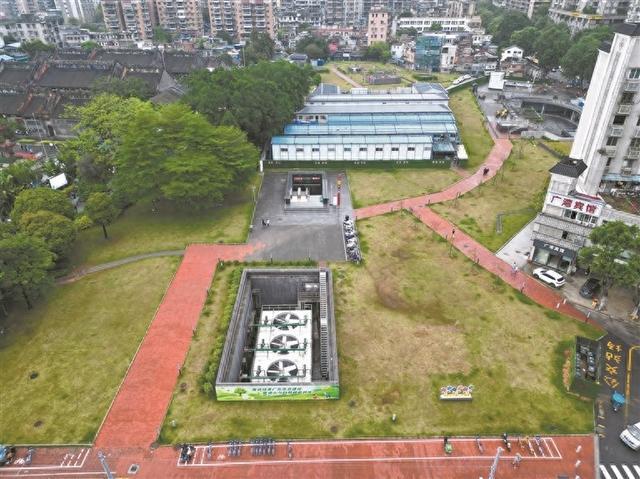 老城“交通孤岛”变身“市民客厅” 旧广场焕新颜