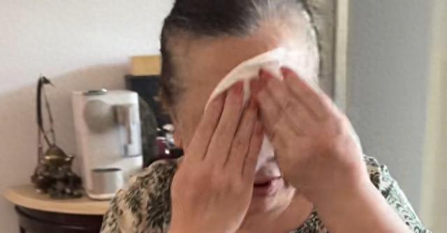 奶奶不舍得開(kāi)空調(diào) 孫女一招瞞天過(guò)海