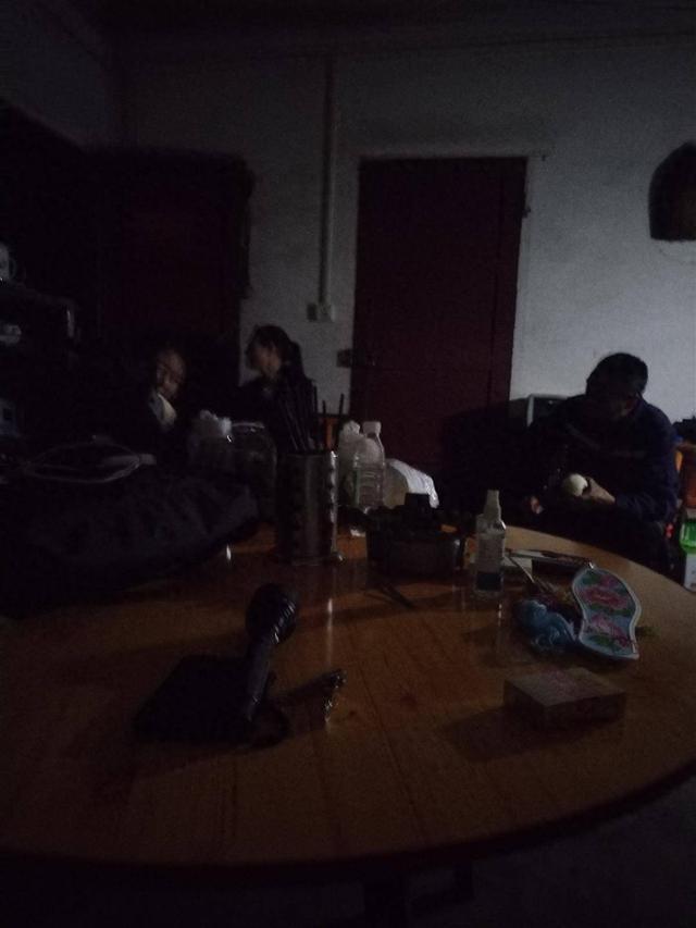 村干部暴雨夜1小时转移33人