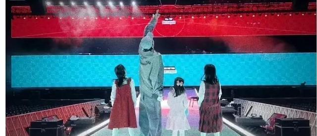 谢娜一家反骨的爸操心的孩无奈的妈 亲情琐事引共鸣