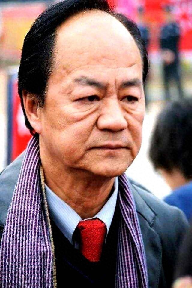 79岁狄龙谈到张国荣泪崩：我很想念他……