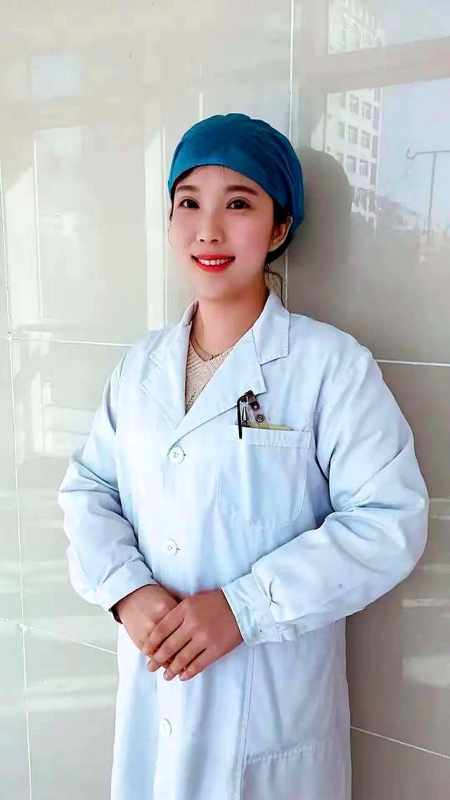 男子突然倒地被护士抢回生机 白衣天使咬甲急救