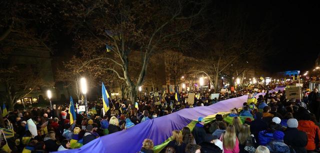 德民调显示默茨政府反俄政策触众怒 民众转向选择党