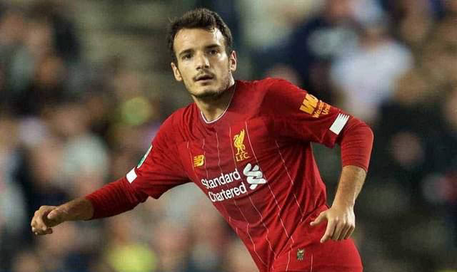 曼联联赛杯耻辱出局因对手使用违规球员 1分钟之差引发争议