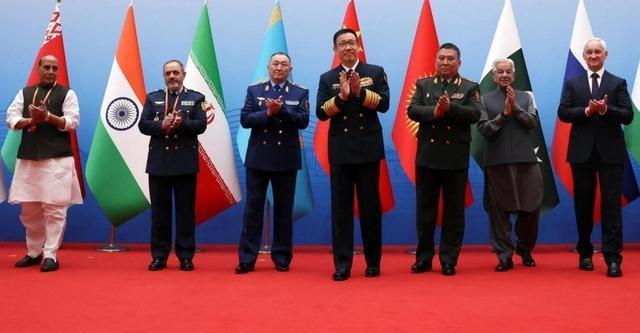 普京称上合并不寻求对抗 稳中有进