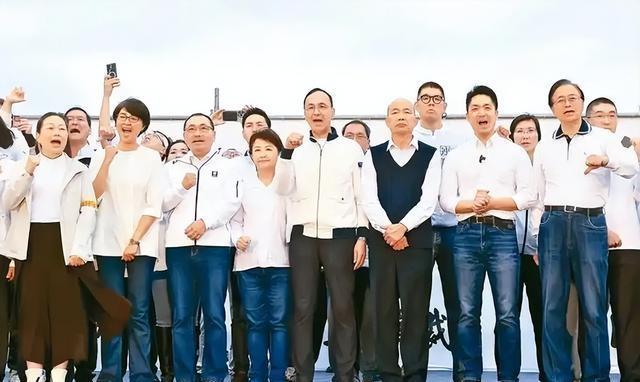 民调第一的郑丽文撕下伪装，曾高喊台独：现在只想骑墙