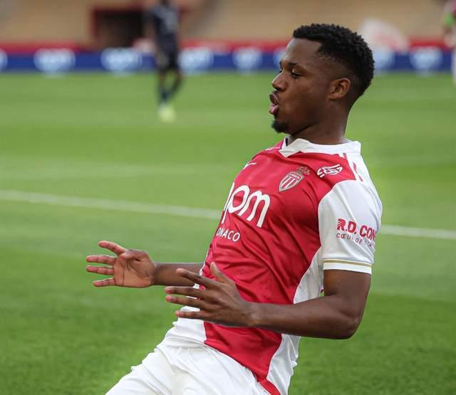 前巴萨10号法蒂替补梅开二度助摩纳哥大胜