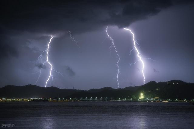 “五停”后的广州街道空旷安静 城市按下暂停键