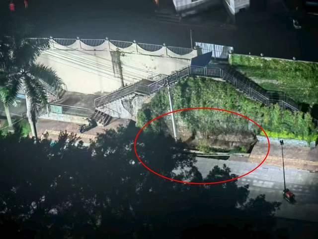 直击南宁一大桥路面坍塌现场