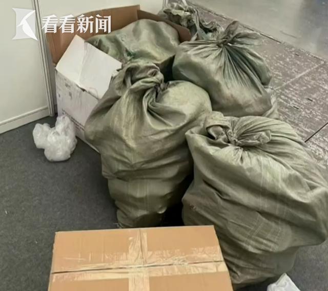 上海警方破获系列展会物流诈骗案 假名片真宰客