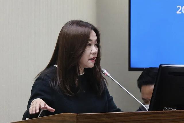 媒体评台防务部门天价预算被曝光