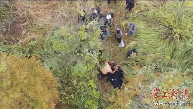 74岁老人失联58小时获救 警犬立功
