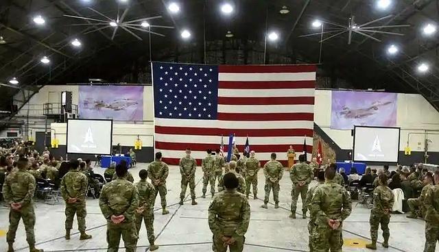 特朗普拆东补西仅凑够半月军饷 军人生活成政治筹码