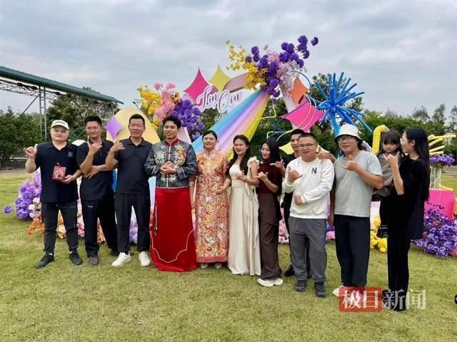 肥娟夫妇补办婚礼 网友坐了近10桌 湛江美食盛宴庆贺