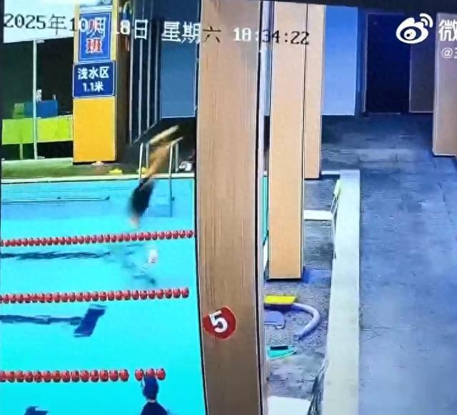 36岁体育老师游泳馆浅水区跳水颈椎断裂死亡,该事件将如何划分责任?