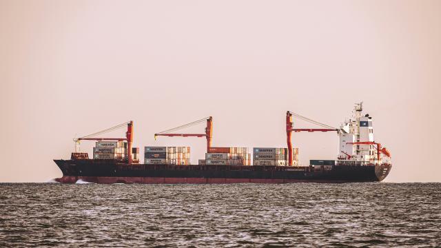 推动中美经贸关系健康发展