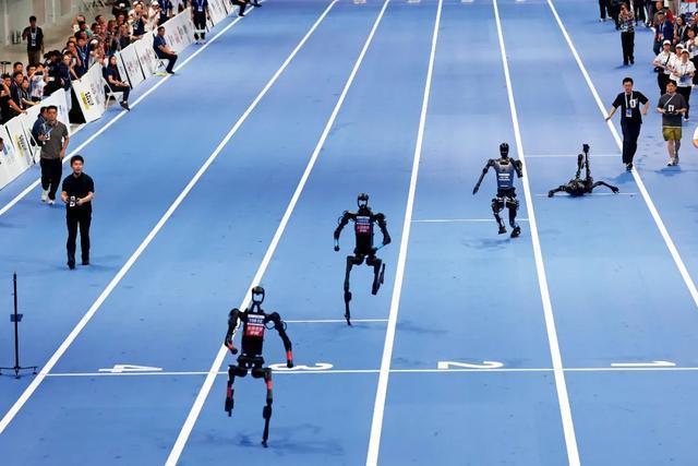 90后科技创业者推动机器人技术发展