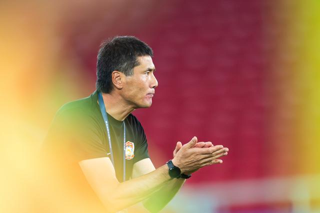 曝邵佳一只是足协退而求其次的国足人选 适配与稳重的选择