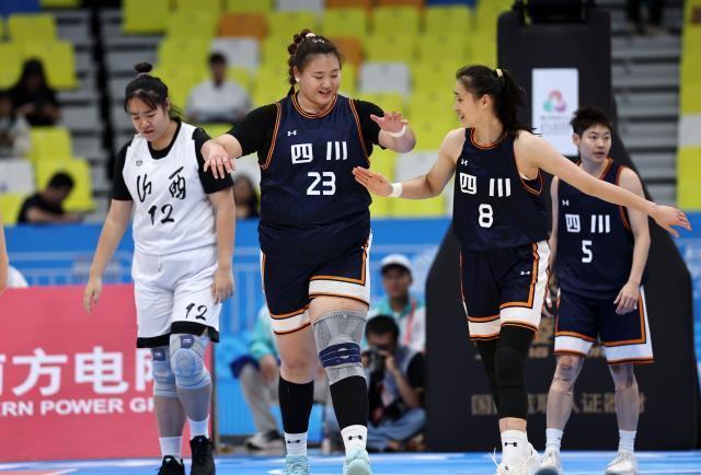 四川女篮“武装到牙齿”争冠