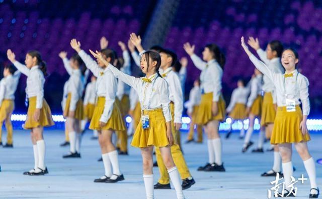 “狮头鹅”来十五运会跳舞了 跨界文化嘉年华