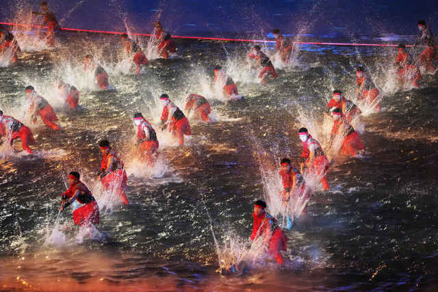 体育场造了一片海？“水舞台”惊艳亮相 创意与科技共舞