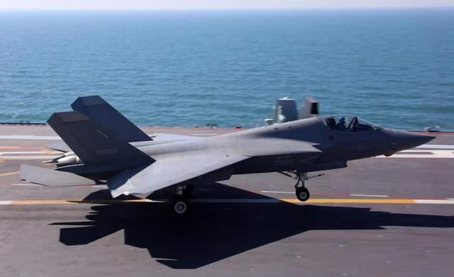 四川舰相比福建舰有哪些优势 更灵活多任务执行