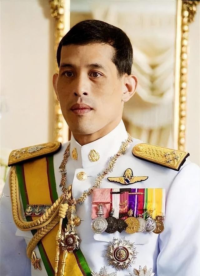 泰国国王有个中文名字 背后隐情曝光