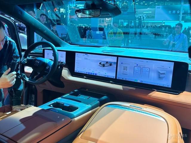 广州车展 多款全新MPV亮相激发温雅