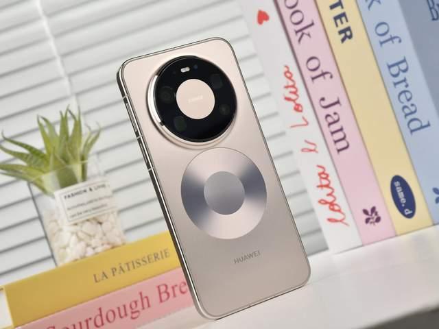 Mate 80 Pro Max凭什么是最强Mate 全金属机身与创新科技