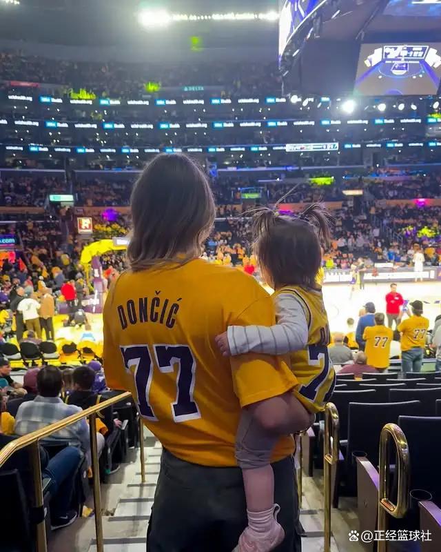 东契奇回国迎接孩子出生 暂别赛场