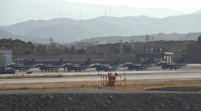 日本演练“偷袭”辽宁舰？12架F2挂48枚导弹升空 模拟打击引关注