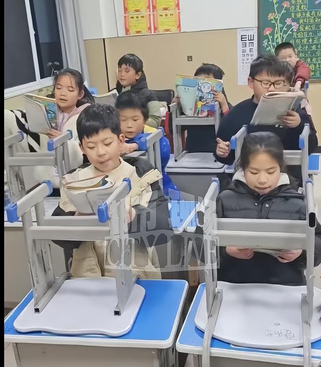 小学生站着早读被质疑没苦硬吃