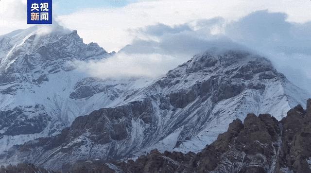 翻越天山仅需20分钟 南北疆一日游成常态