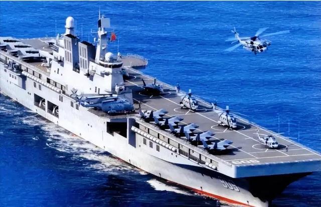 海军052D型导弹驱逐舰又上新 凌晨3点压向台舰