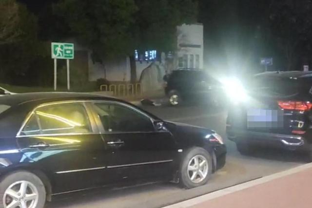 车主被殴打后开车撞碾致1死1伤 现场视频曝光反复碾压残忍行凶