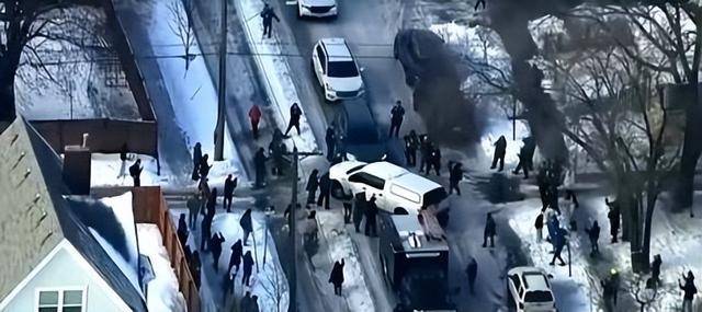 美被枪杀女子事发前曾出言挑衅特工 市长要求ICE“滚出”城市