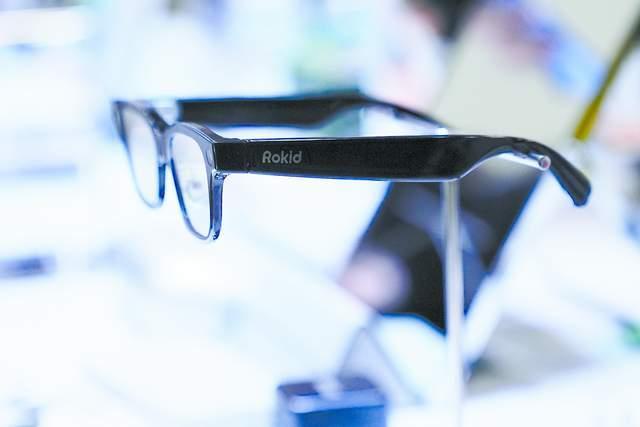 中国AI企业拉高国际能见度 机器东说念主展区成焦点