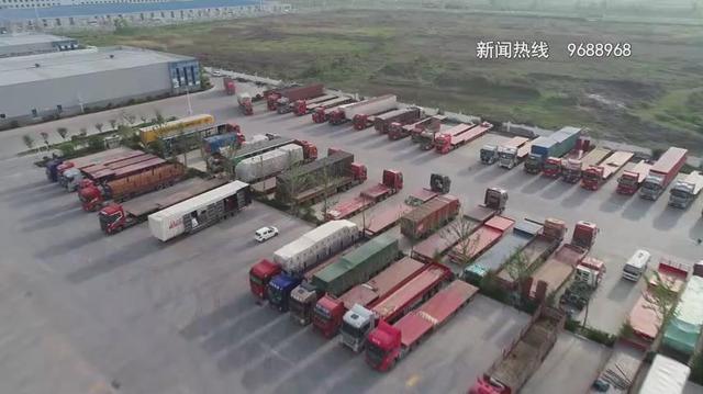 当地12345恢复洞庭湖设巨型镜面 交通诉求获积极反馈