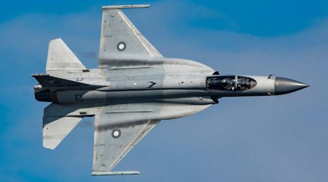 如何看待“枭龙”战机被抢购 舆论与现实的交织