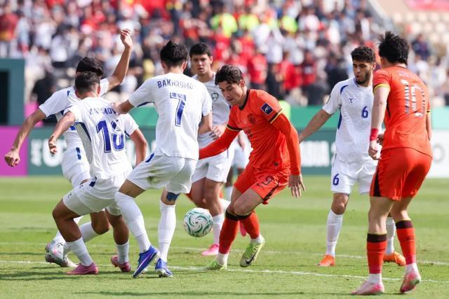 媒体：U23国足彰显前所未有的自信 铁血防守创造历史