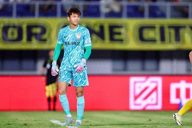 因出色表现行情暴涨，2000万买李昊到底值不值？中国门将严重断档