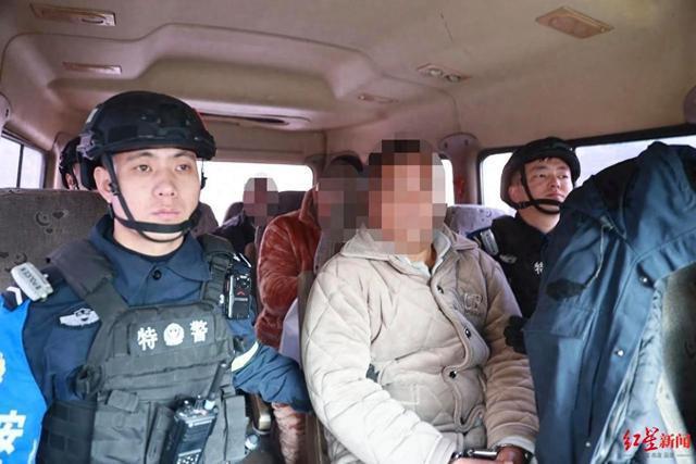 舞厅命案1人被捅死3嫌犯逃亡34年